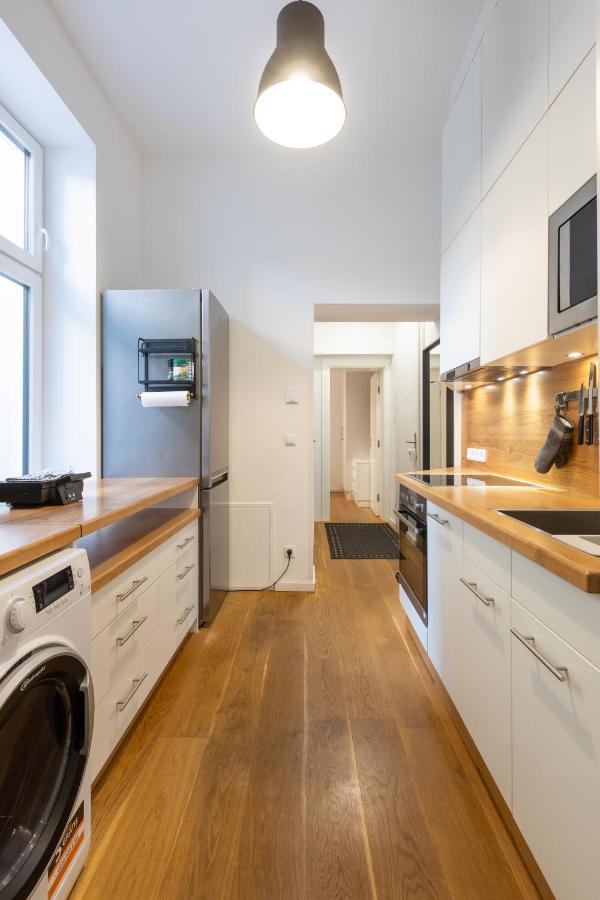 Cozy Apartment, 2 Private Terraces, 8 Min To City Center Виена Екстериор снимка