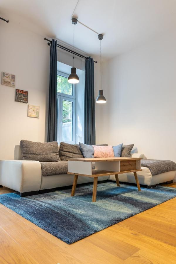 Cozy Apartment, 2 Private Terraces, 8 Min To City Center Виена Екстериор снимка
